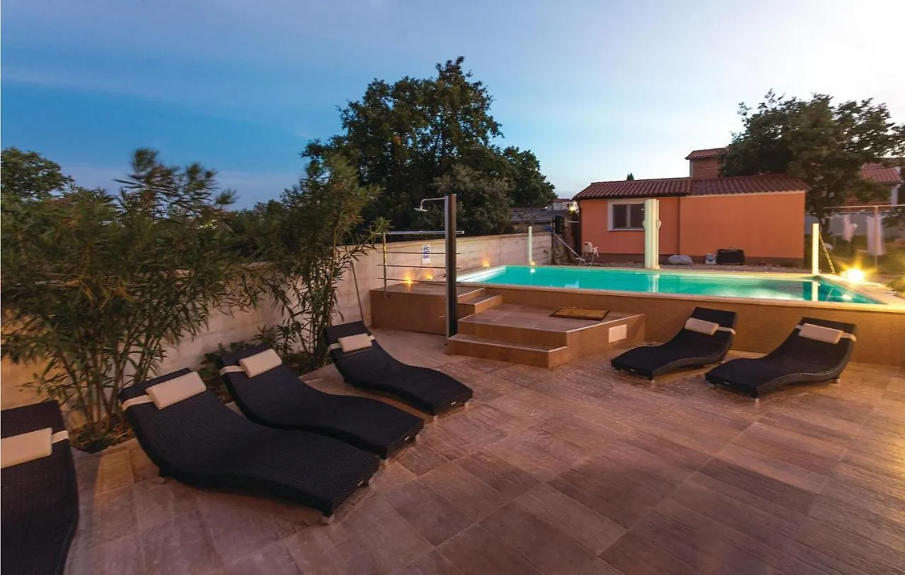 Vakantiehuis Cozy Home In Betiga With Outdoor Swimming Pool Barbariga