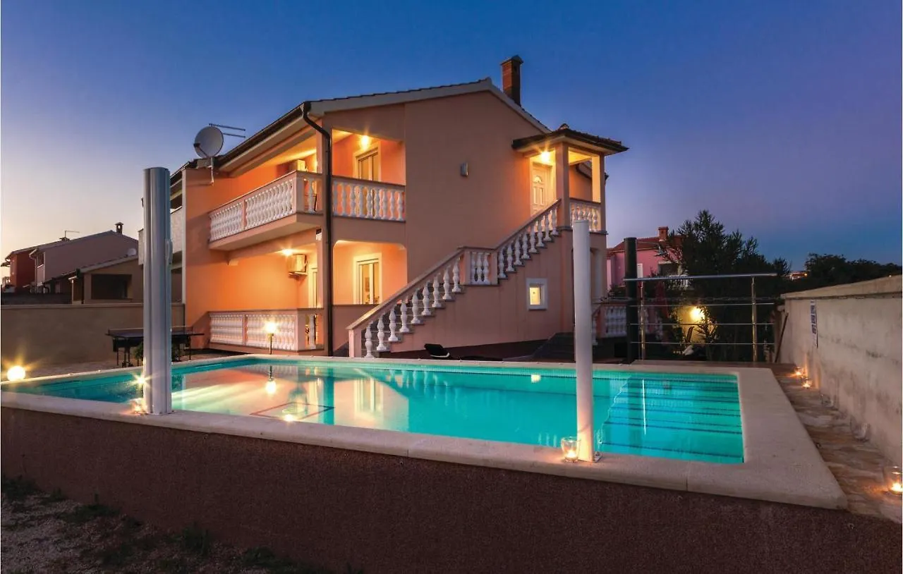 Vakantiehuis Cozy Home In Betiga With Outdoor Swimming Pool Barbariga