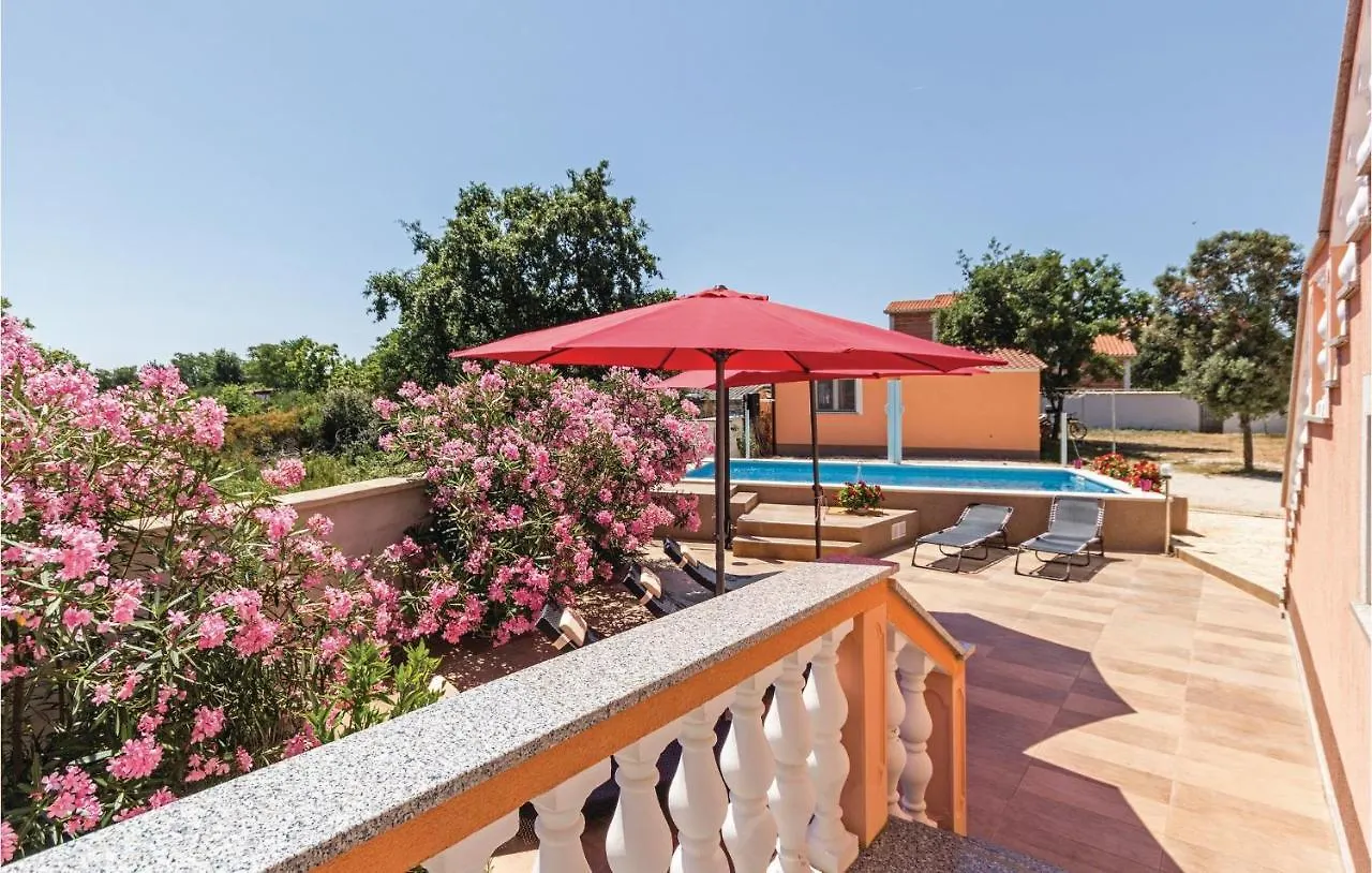 Cozy Home In Betiga With Outdoor Swimming Pool Barbariga Vakantiehuis