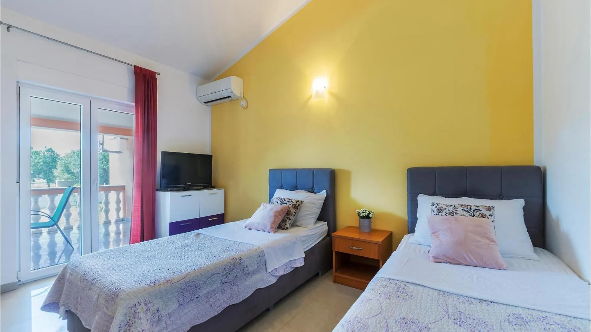 Cozy Home In Betiga With Outdoor Swimming Pool Barbariga
